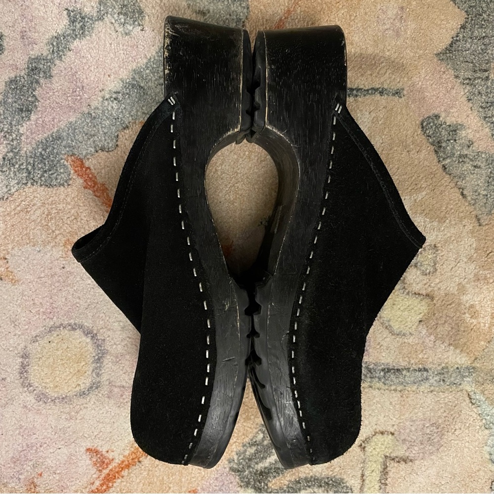 Vintage Old Navy genuine suede wood clogs, size 9